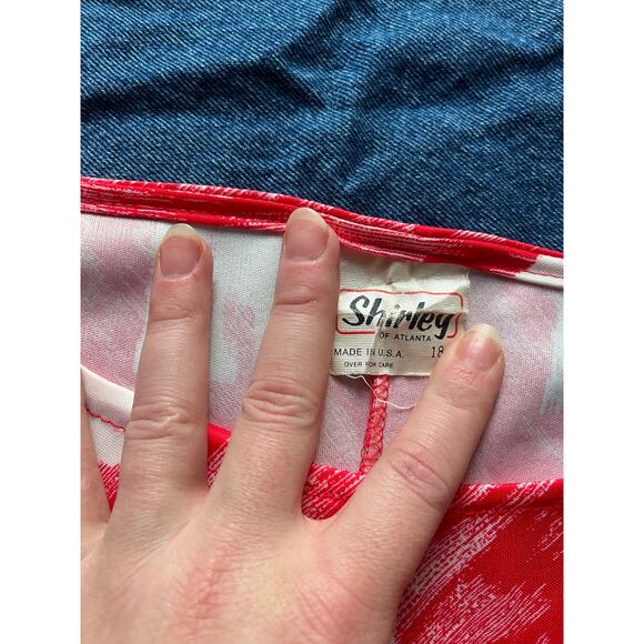 1970's Shirley of Atlanta Red Geometric Blouse - Picture 4 of 5